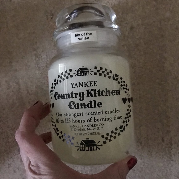 Yankee Candle Country Kitchen Candle Lily of the Valley 22oz New